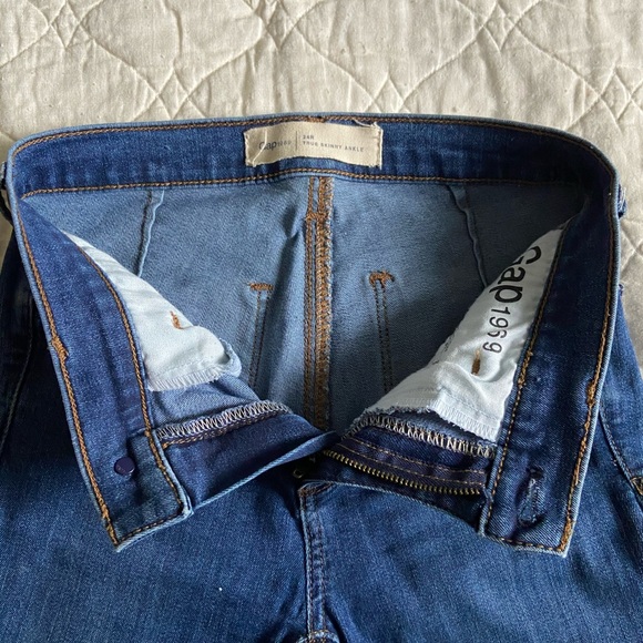 Dark Denim Gap Skinny Jeans - Picture 4 of 7